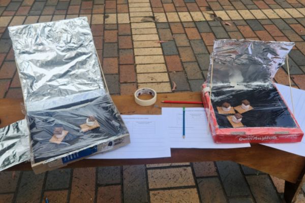 S'mores solar oven