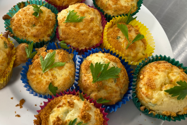 Carrot muffins with garlic butter